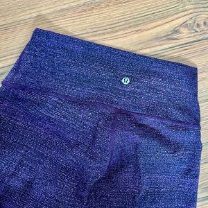 Size 10 lululemon leggings NEW never won, rip tag removed but perfect condition